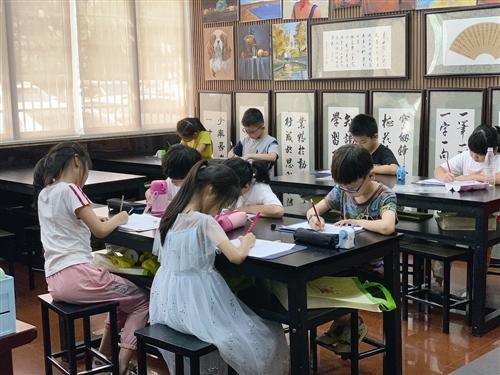 青少年書法培訓(xùn) 熱情易起，堅持難求